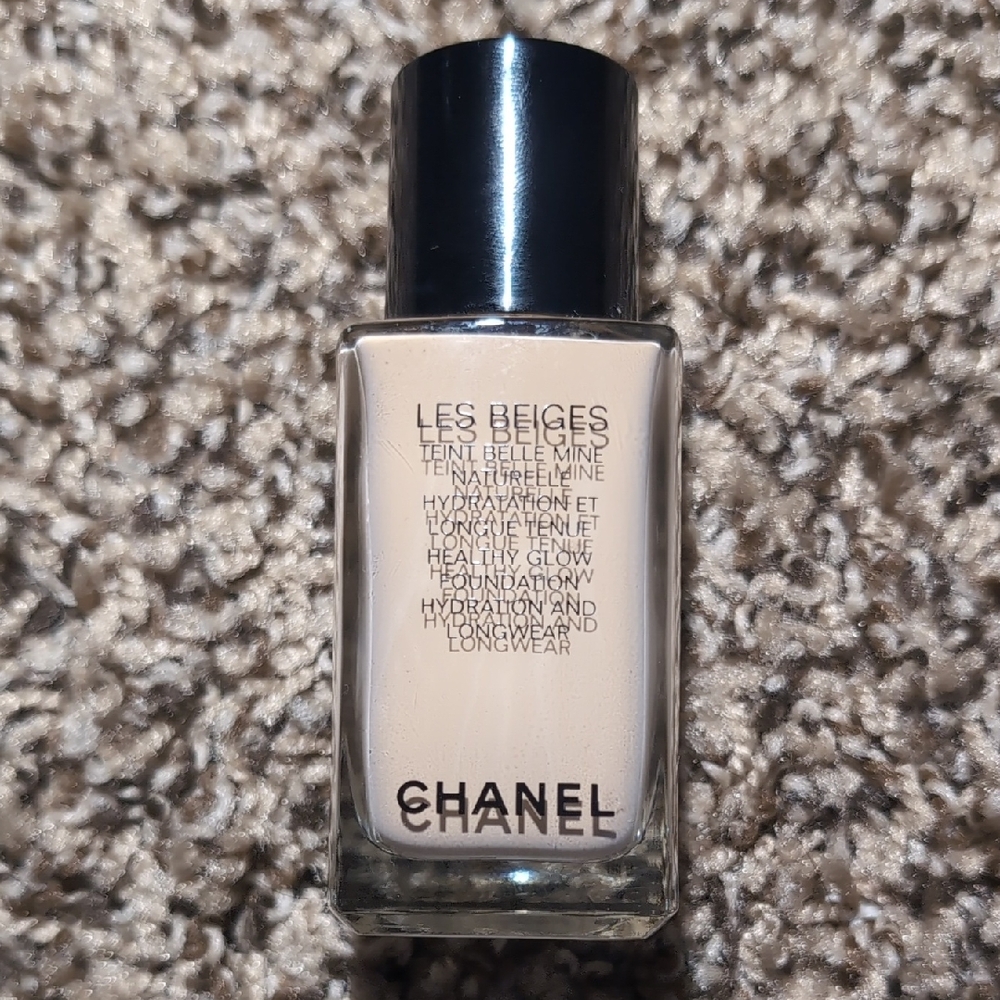 CHANEL Les Beiges Natural Glow Foundation (BD21)